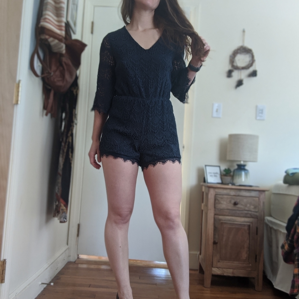 Francesca's Ayla Navy Lace Romper sz small